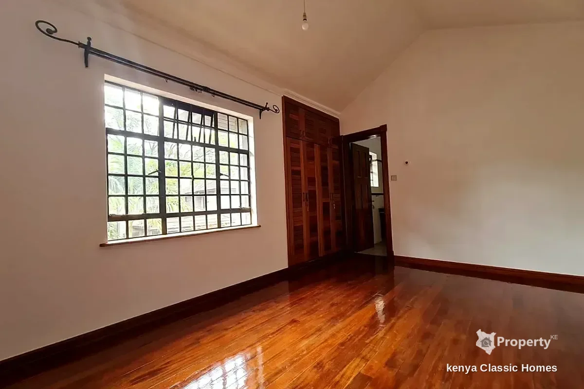 4-BEDROOM TOWNHOUSE FOR RENT – LAVINGTON