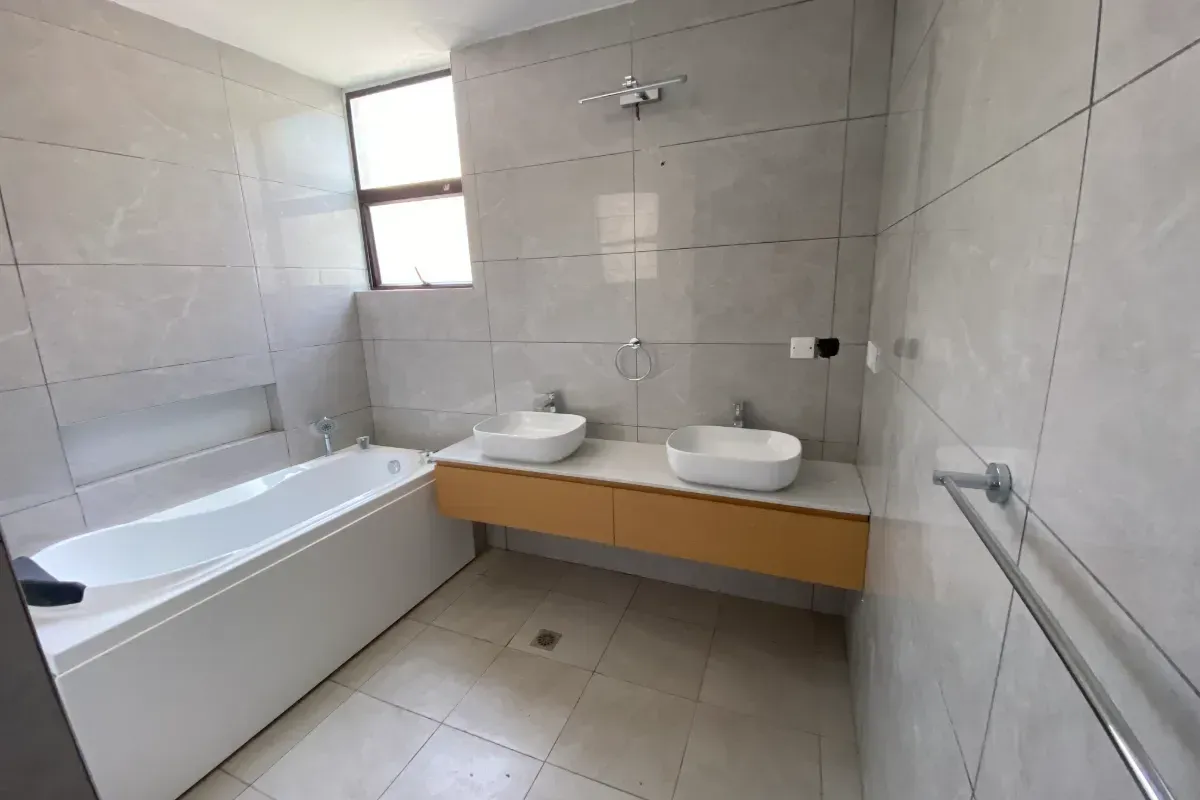 Landscape view of 4 Bedroom Duplex Penthouse for Rent in Kileleshwa – 400 sqm | KES 300K